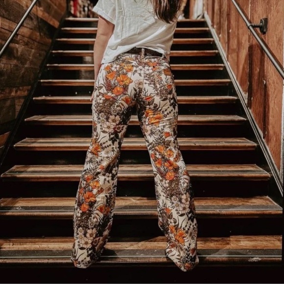 WRANGLER ANTHROPOLOGIE WANDERER FLORAL BOHO BOHEMIAN 70S FEMININE FLARE JEANS - Picture 14 of 16